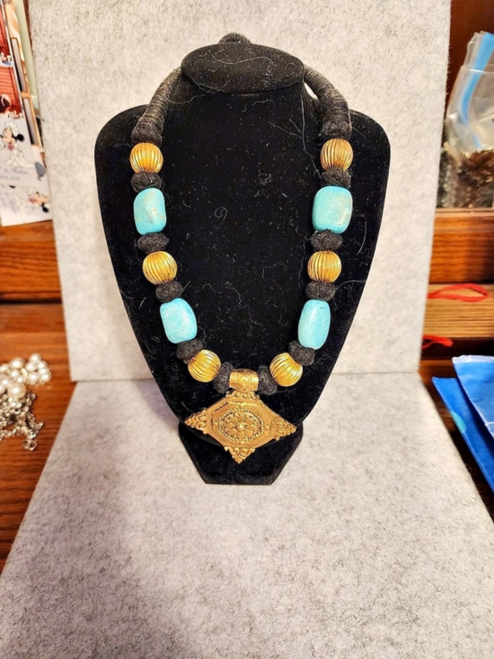 Beaded Pendant Necklace in Black & Gold